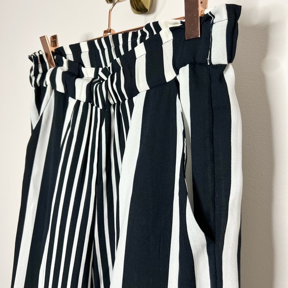 H&M Black & White Striped Pull On Wide Leg Pants - Picture 4 of 7
